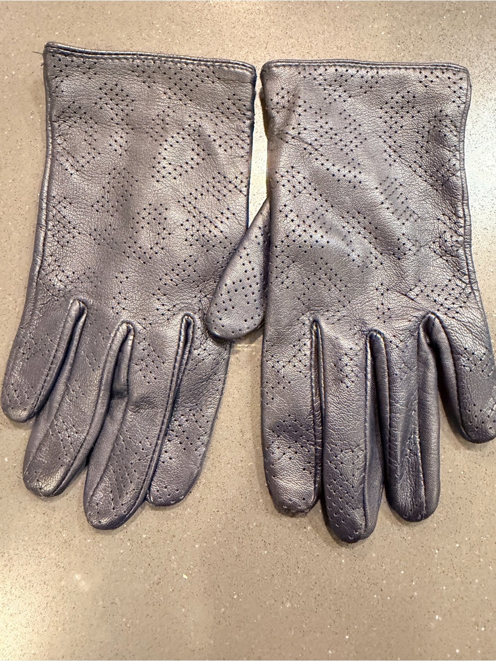 Banana Republic Navy Perforated Leather Driving Gloves Size Small